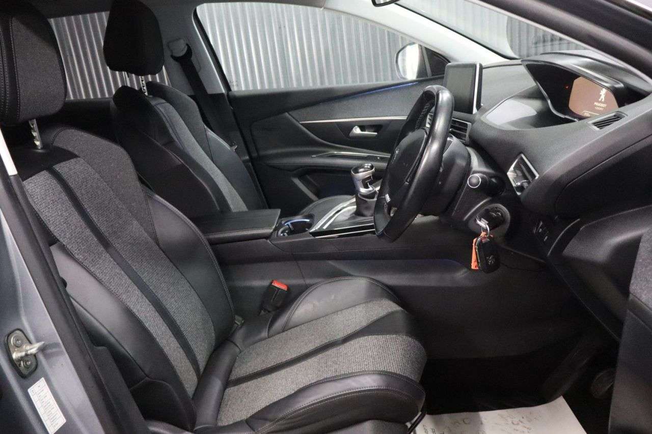 2017 PEUGEOT 3008 2017 PEUGEOT 3008