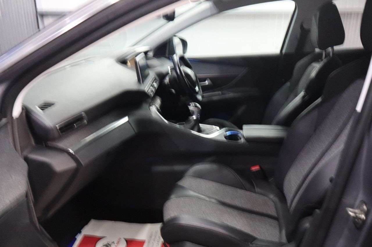 2017 PEUGEOT 3008 2017 PEUGEOT 3008