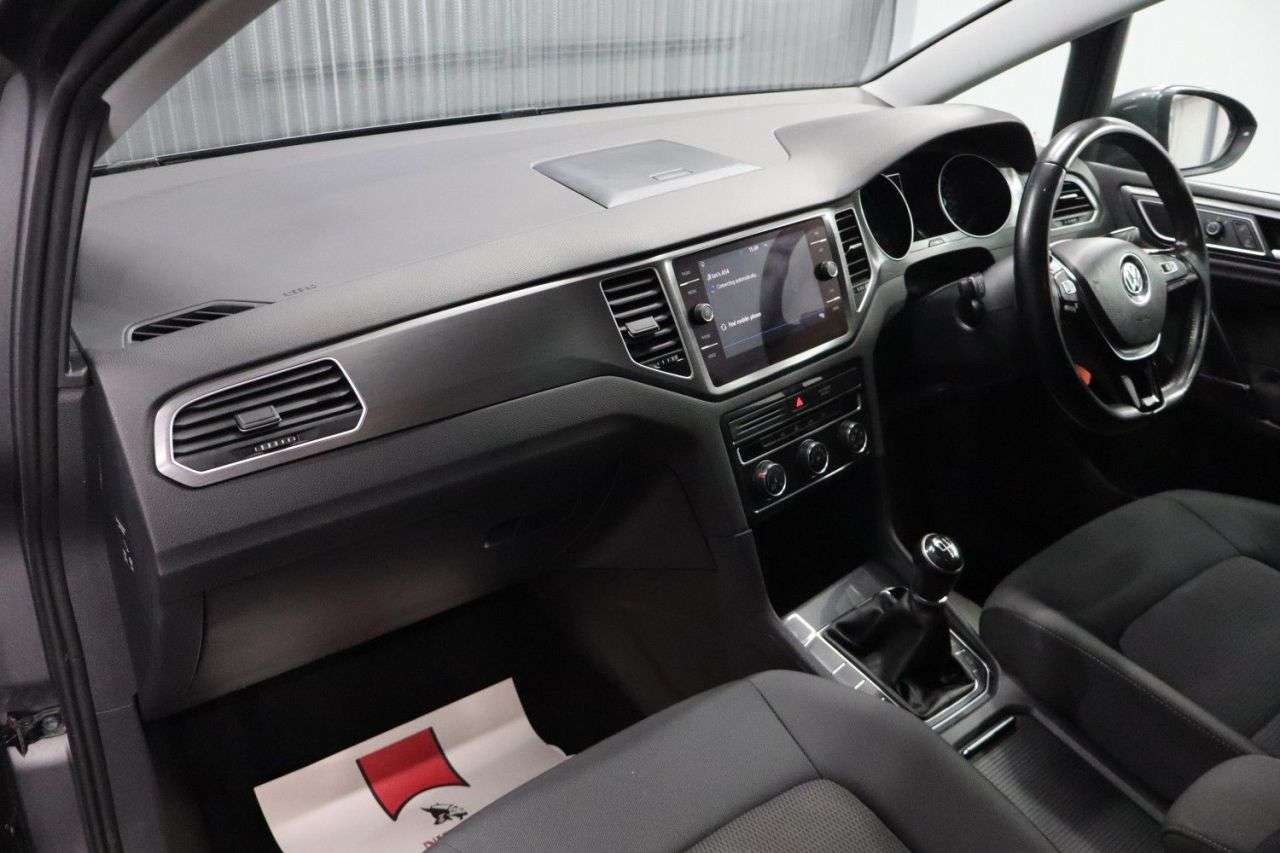 2019 VOLKSWAGEN GOLF SV 2019 VOLKSWAGEN GOLF SV