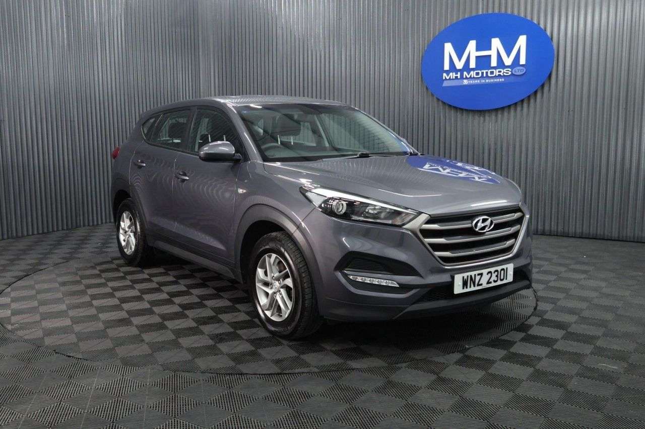 A 2016 HYUNDAI TUCSON 1.7 CRDi Blue Drive S SUV 5dr Diesel Manual Euro 6 (s/s) (116 ps) LOW ROAD A 2016 HYUNDAI TUCSON 1.7 CRDi Blue Drive S SUV 5dr Diesel Manual Euro 6 (s/s) (116 ps) LOW ROAD