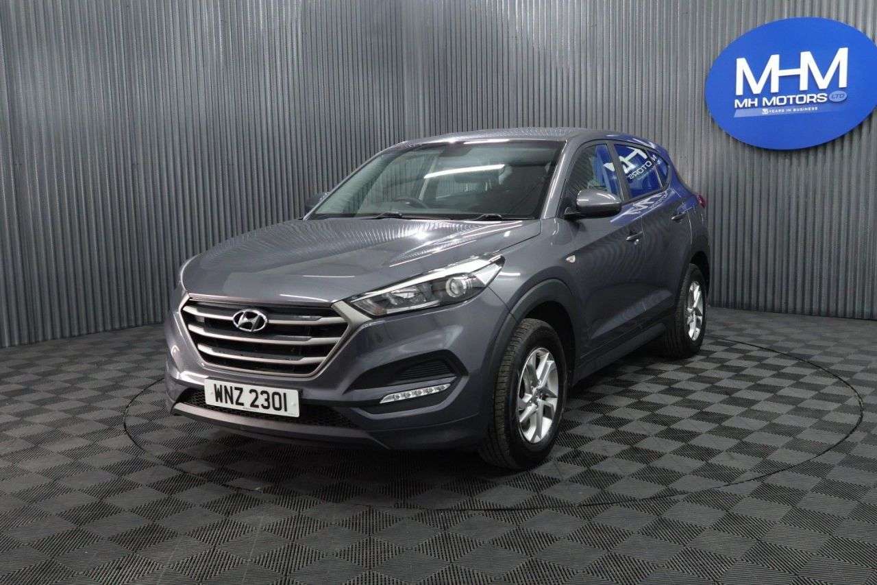 A 2016 HYUNDAI TUCSON 1.7 CRDi Blue Drive S SUV 5dr Diesel Manual Euro 6 (s/s) (116 ps) LOW ROAD A 2016 HYUNDAI TUCSON 1.7 CRDi Blue Drive S SUV 5dr Diesel Manual Euro 6 (s/s) (116 ps) LOW ROAD