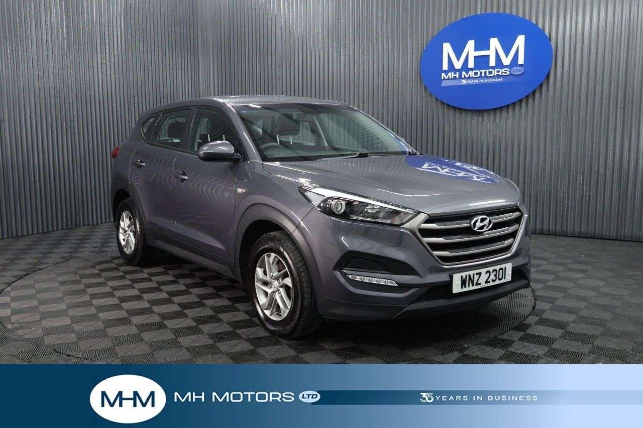 A 2016 HYUNDAI TUCSON 1.7 CRDi Blue Drive S SUV 5dr Diesel Manual Euro 6 (s/s) (116 ps) LOW ROAD A 2016 HYUNDAI TUCSON 1.7 CRDi Blue Drive S SUV 5dr Diesel Manual Euro 6 (s/s) (116 ps) LOW ROAD