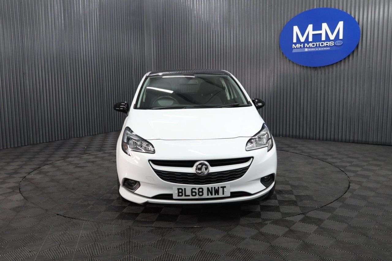 A 2019 VAUXHALL CORSA 1.4i ecoTEC SRi VX Line Nav Black Hatchback 3dr Petrol Manual Euro 6 (75 ps A 2019 VAUXHALL CORSA 1.4i ecoTEC SRi VX Line Nav Black Hatchback 3dr Petrol Manual Euro 6 (75 ps