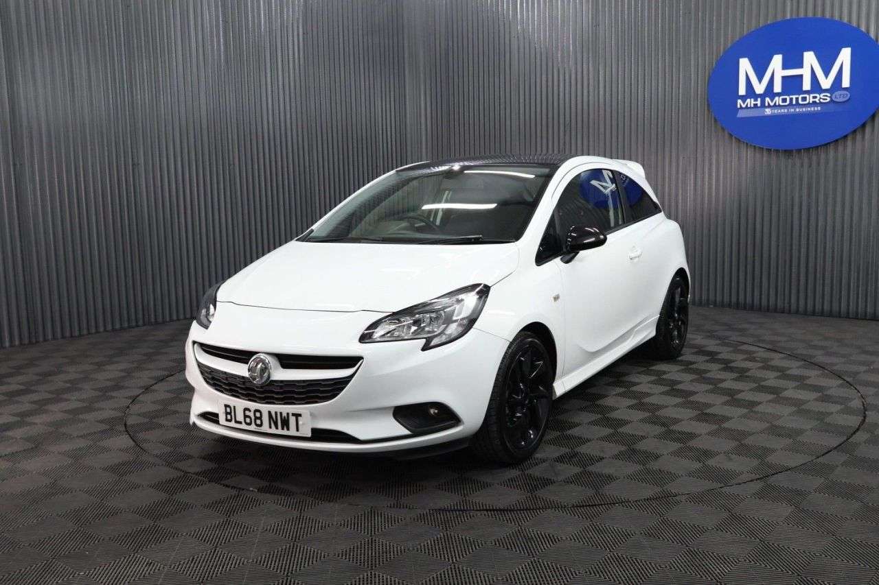 A 2019 VAUXHALL CORSA 1.4i ecoTEC SRi VX Line Nav Black Hatchback 3dr Petrol Manual Euro 6 (75 ps A 2019 VAUXHALL CORSA 1.4i ecoTEC SRi VX Line Nav Black Hatchback 3dr Petrol Manual Euro 6 (75 ps