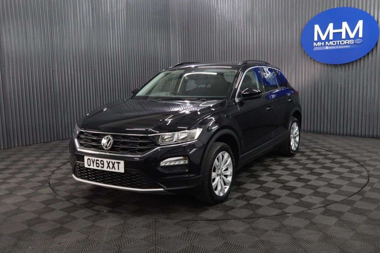 A 2019 VOLKSWAGEN T-ROC 1.6 TDI SE SUV 5dr Diesel Manual Euro 6 (s/s) (115 ps) LONG MOT / LOW INSUR A 2019 VOLKSWAGEN T-ROC 1.6 TDI SE SUV 5dr Diesel Manual Euro 6 (s/s) (115 ps) LONG MOT / LOW INSUR