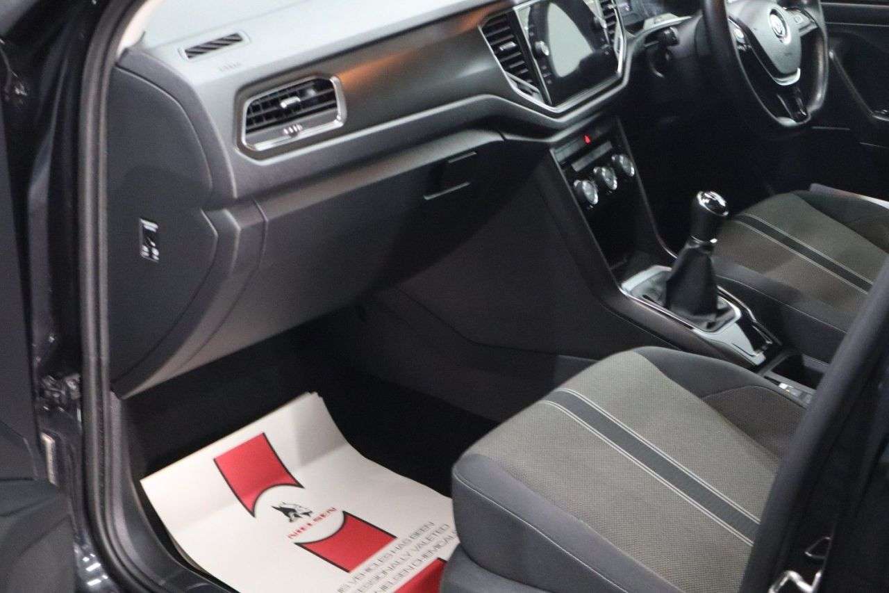 2019 VOLKSWAGEN T-ROC 2019 VOLKSWAGEN T-ROC