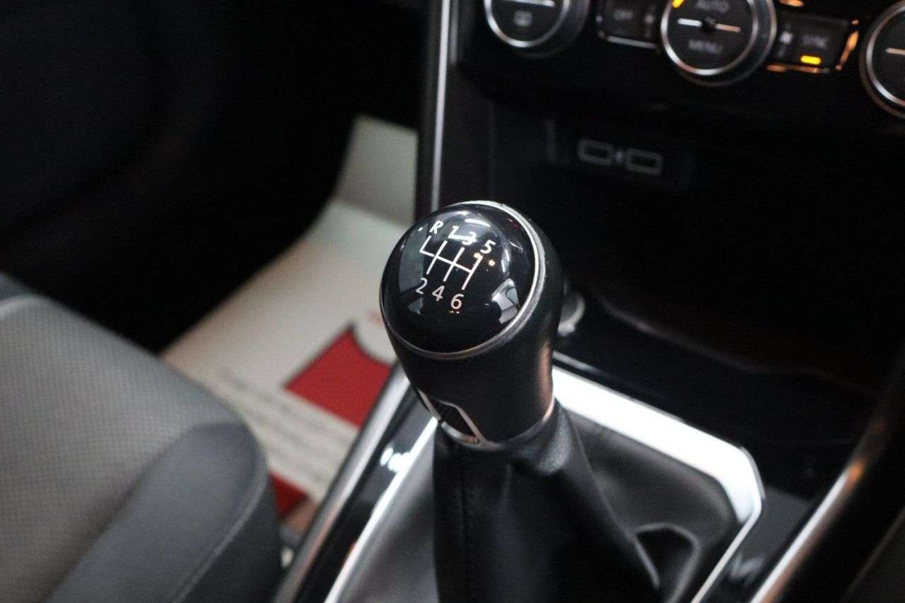 2019 VOLKSWAGEN T-ROC 2019 VOLKSWAGEN T-ROC