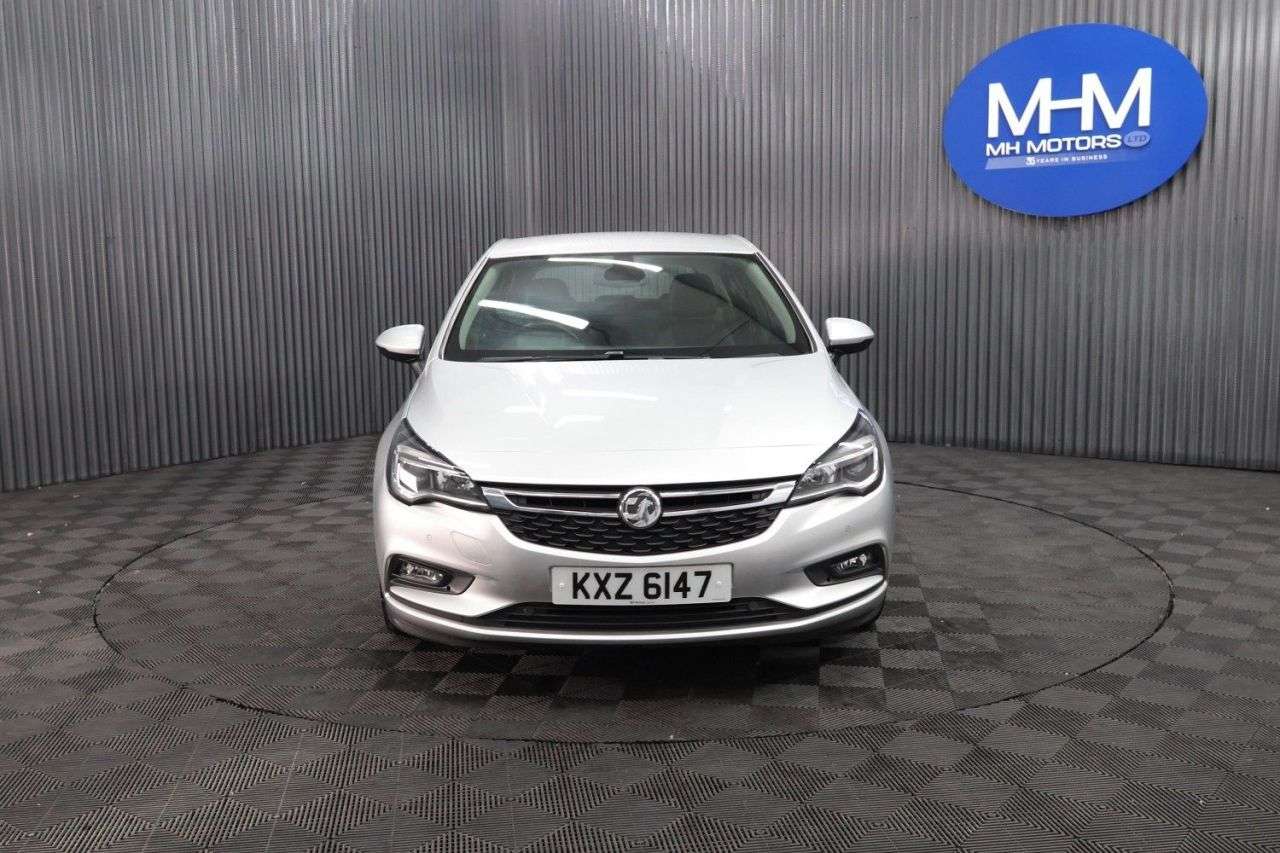 A 2017 VAUXHALL ASTRA 1.4i Elite Hatchback 5dr Petrol Manual Euro 6 (100 ps) LOW INSURANCE GROUP A 2017 VAUXHALL ASTRA 1.4i Elite Hatchback 5dr Petrol Manual Euro 6 (100 ps) LOW INSURANCE GROUP