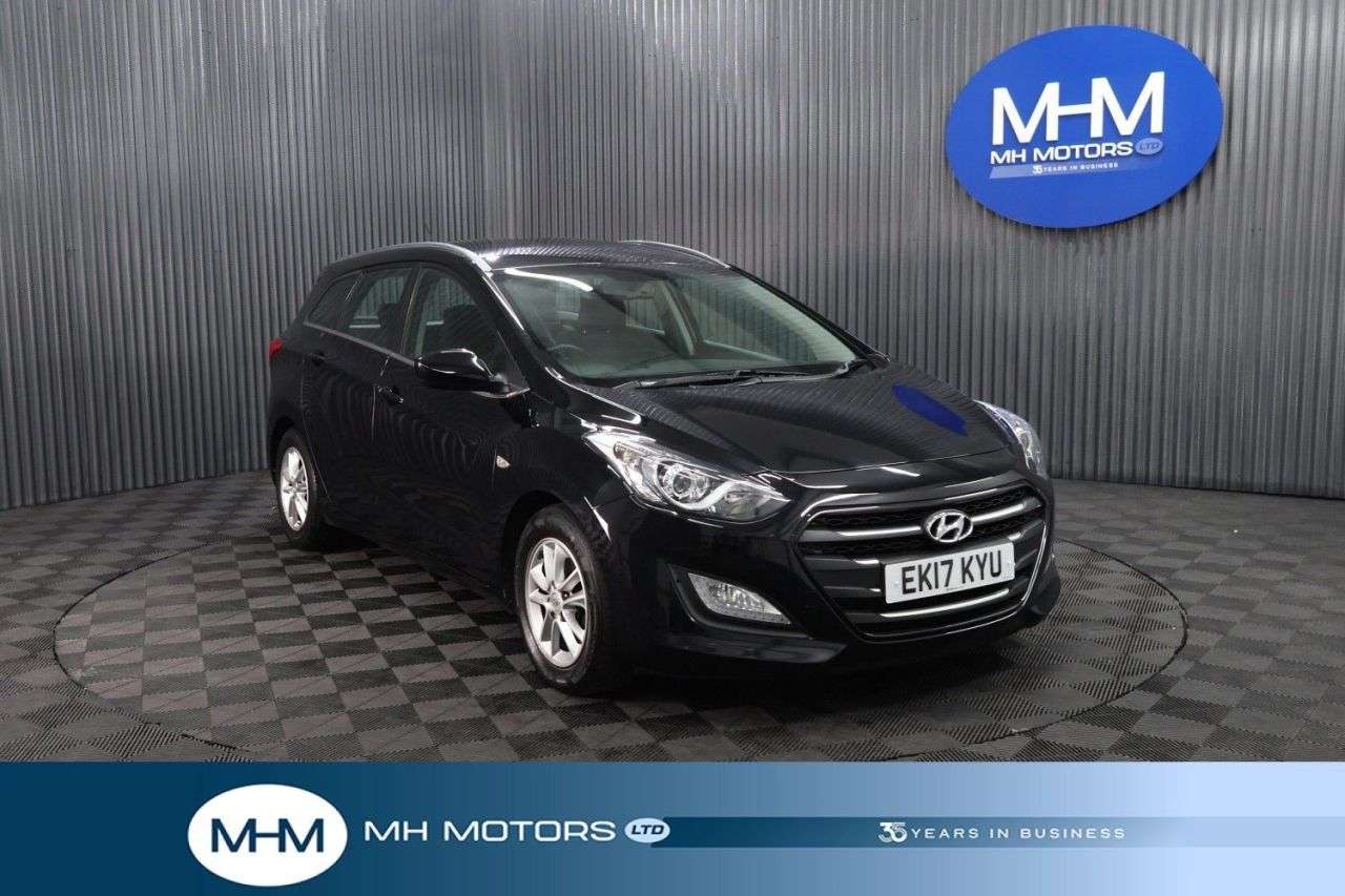 A 2017 HYUNDAI I30 1.6 CRDi Blue Drive SE Tourer 5dr Diesel Manual Euro 6 (s/s) (110 ps) LOW M A 2017 HYUNDAI I30 1.6 CRDi Blue Drive SE Tourer 5dr Diesel Manual Euro 6 (s/s) (110 ps) LOW M