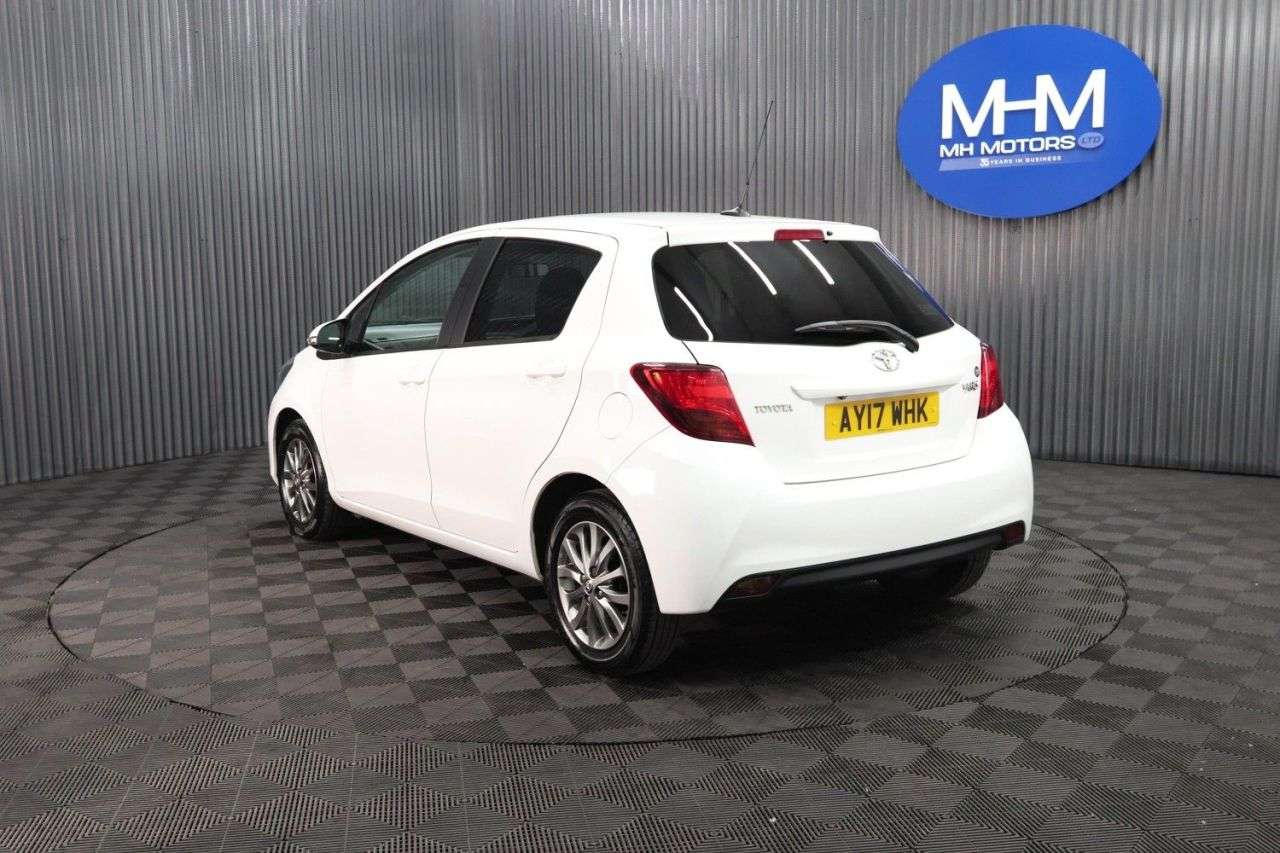 2017 TOYOTA YARIS 2017 TOYOTA YARIS
