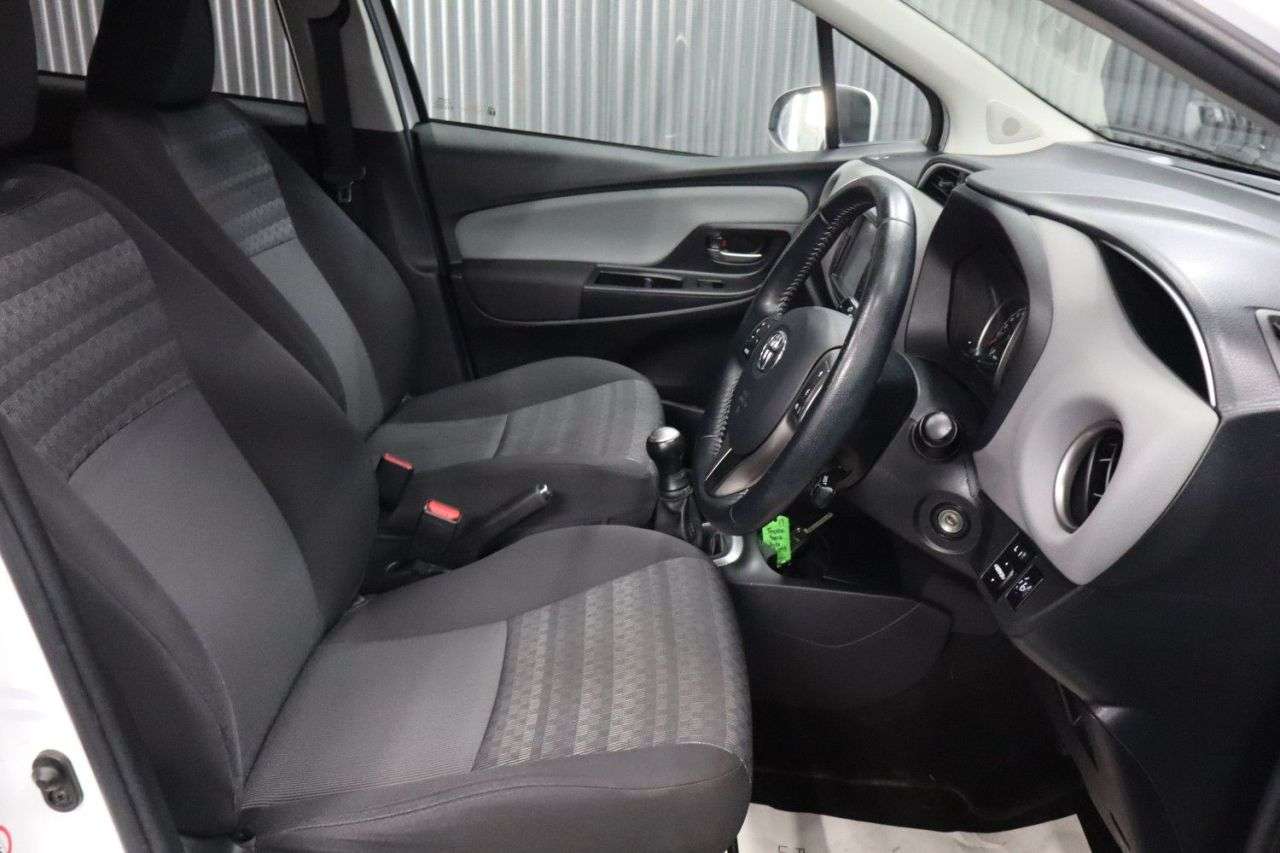 2017 TOYOTA YARIS 2017 TOYOTA YARIS