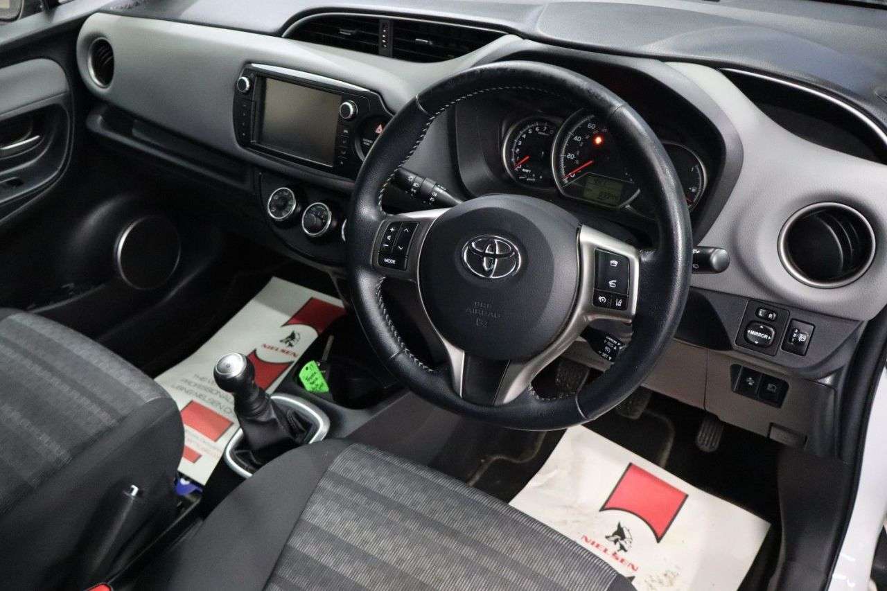 2017 TOYOTA YARIS 2017 TOYOTA YARIS