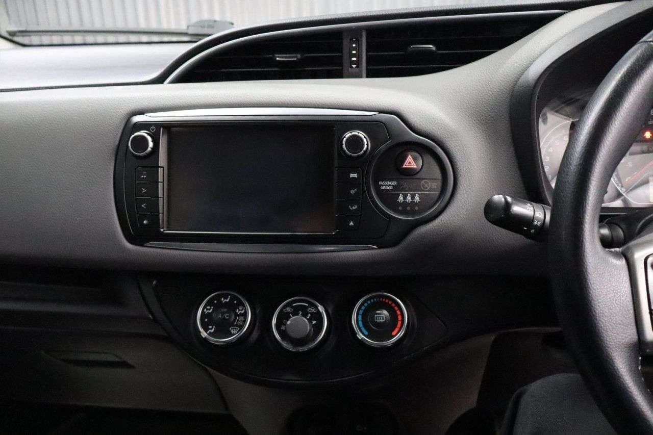 2017 TOYOTA YARIS 2017 TOYOTA YARIS