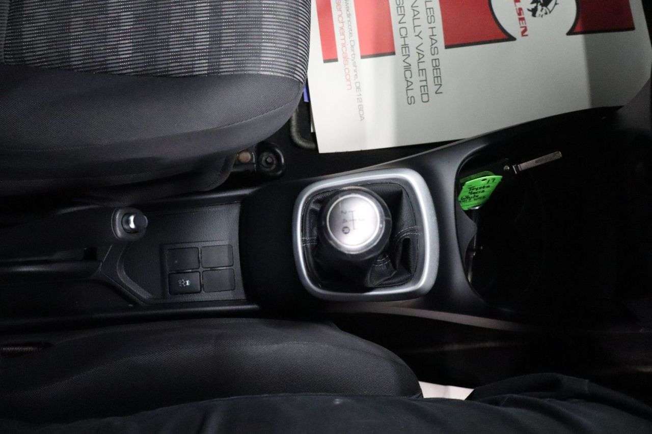 2017 TOYOTA YARIS 2017 TOYOTA YARIS