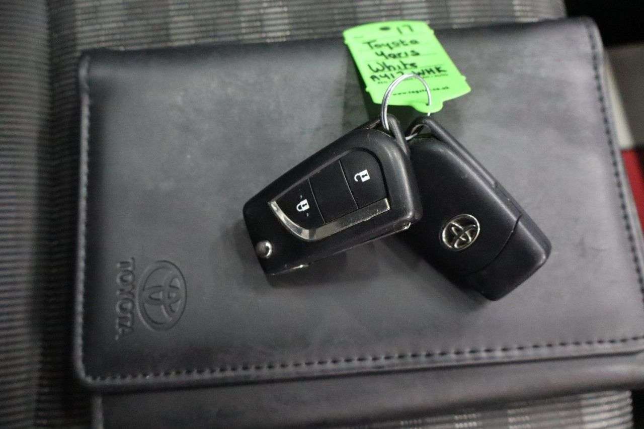 2017 TOYOTA YARIS 2017 TOYOTA YARIS
