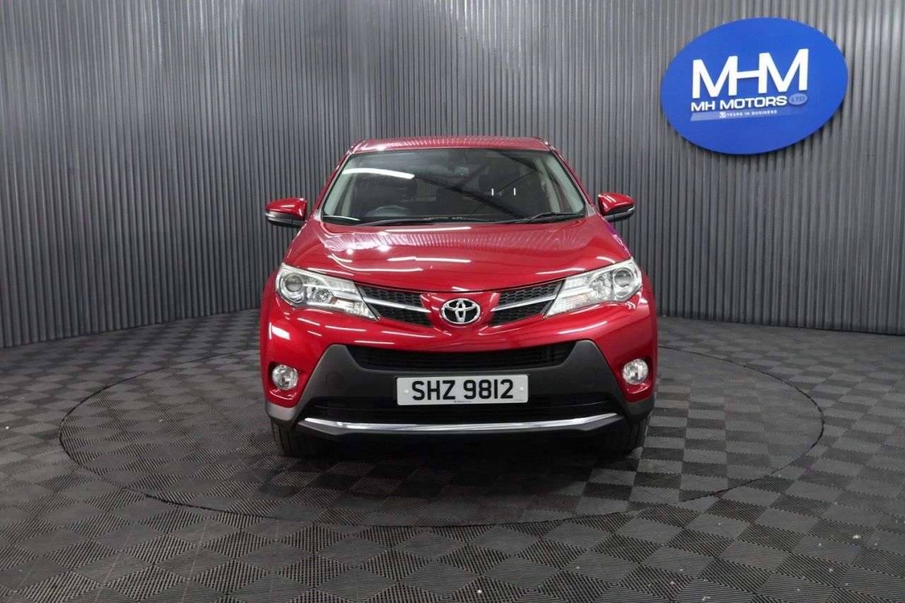 A 2015 TOYOTA RAV4 2.0 D-4D Business Edition SUV 5dr Diesel Manual 2WD Euro 5 (s/s) (124 ps) L A 2015 TOYOTA RAV4 2.0 D-4D Business Edition SUV 5dr Diesel Manual 2WD Euro 5 (s/s) (124 ps) L