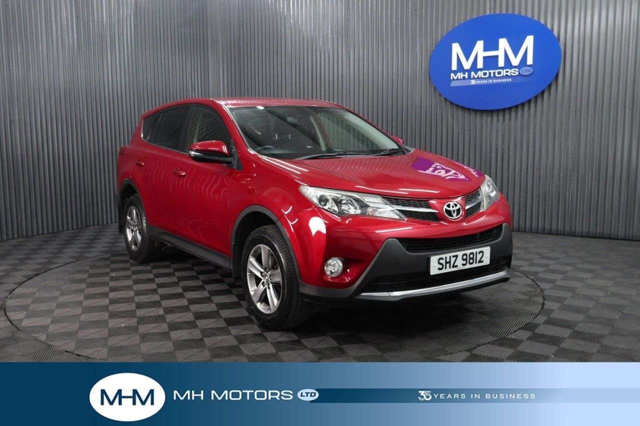 A 2015 TOYOTA RAV4 2.0 D-4D Business Edition SUV 5dr Diesel Manual 2WD Euro 5 (s/s) (124 ps) L A 2015 TOYOTA RAV4 2.0 D-4D Business Edition SUV 5dr Diesel Manual 2WD Euro 5 (s/s) (124 ps) L