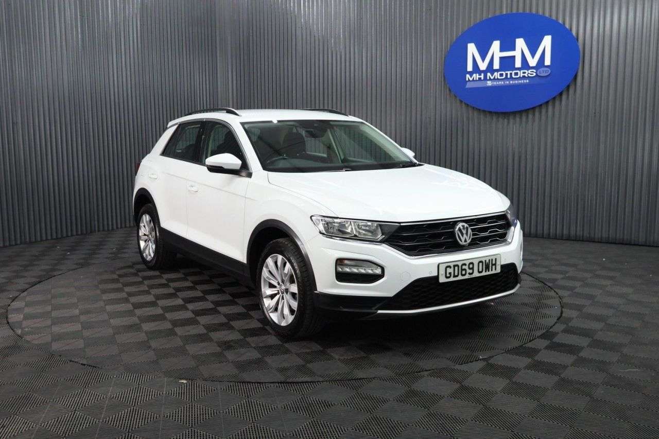 A 2020 VOLKSWAGEN T-ROC 1.0 TSI GPF SE SUV 5dr Petrol Manual Euro 6 (s/s) (115 ps) LONG MOT / LOW I A 2020 VOLKSWAGEN T-ROC 1.0 TSI GPF SE SUV 5dr Petrol Manual Euro 6 (s/s) (115 ps) LONG MOT / LOW I