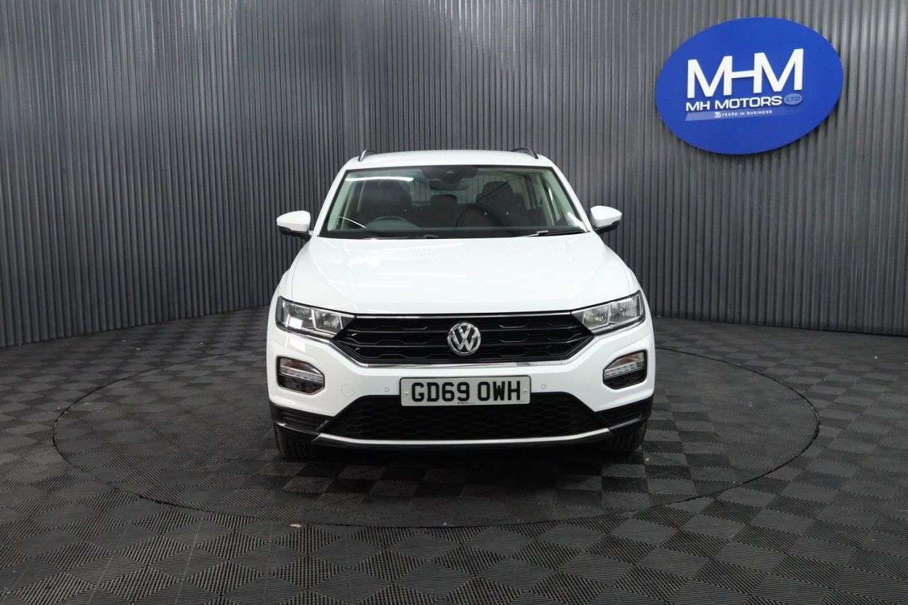A 2020 VOLKSWAGEN T-ROC 1.0 TSI GPF SE SUV 5dr Petrol Manual Euro 6 (s/s) (115 ps) LONG MOT / LOW I A 2020 VOLKSWAGEN T-ROC 1.0 TSI GPF SE SUV 5dr Petrol Manual Euro 6 (s/s) (115 ps) LONG MOT / LOW I