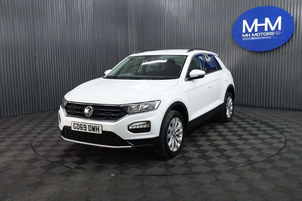 A 2020 VOLKSWAGEN T-ROC 1.0 TSI GPF SE SUV 5dr Petrol Manual Euro 6 (s/s) (115 ps) LONG MOT / LOW I A 2020 VOLKSWAGEN T-ROC 1.0 TSI GPF SE SUV 5dr Petrol Manual Euro 6 (s/s) (115 ps) LONG MOT / LOW I