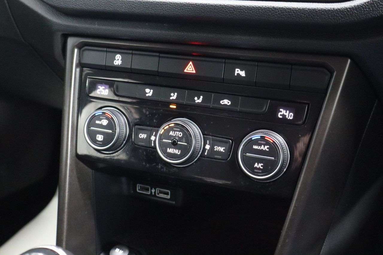 2020 VOLKSWAGEN T-ROC 2020 VOLKSWAGEN T-ROC