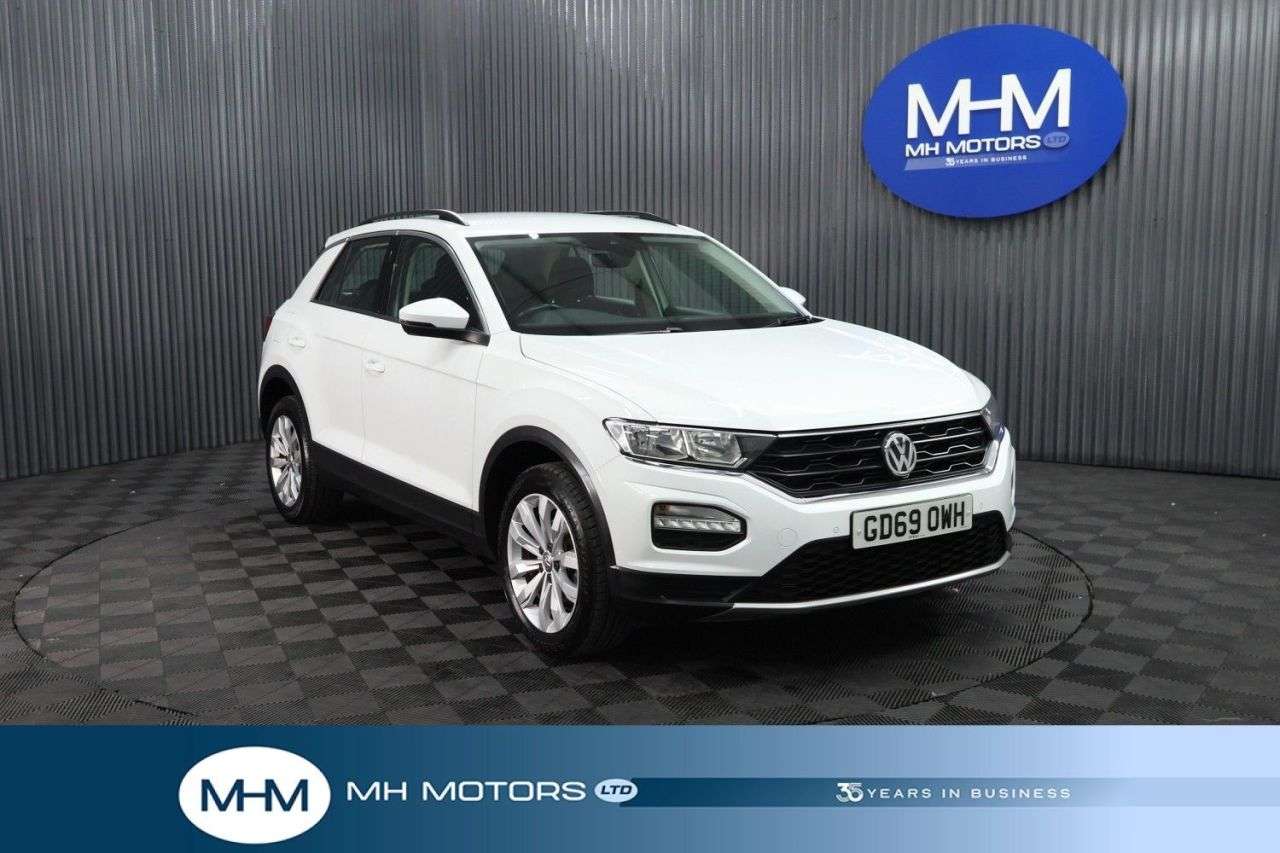 A 2020 VOLKSWAGEN T-ROC 1.0 TSI GPF SE SUV 5dr Petrol Manual Euro 6 (s/s) (115 ps) LONG MOT / LOW I A 2020 VOLKSWAGEN T-ROC 1.0 TSI GPF SE SUV 5dr Petrol Manual Euro 6 (s/s) (115 ps) LONG MOT / LOW I