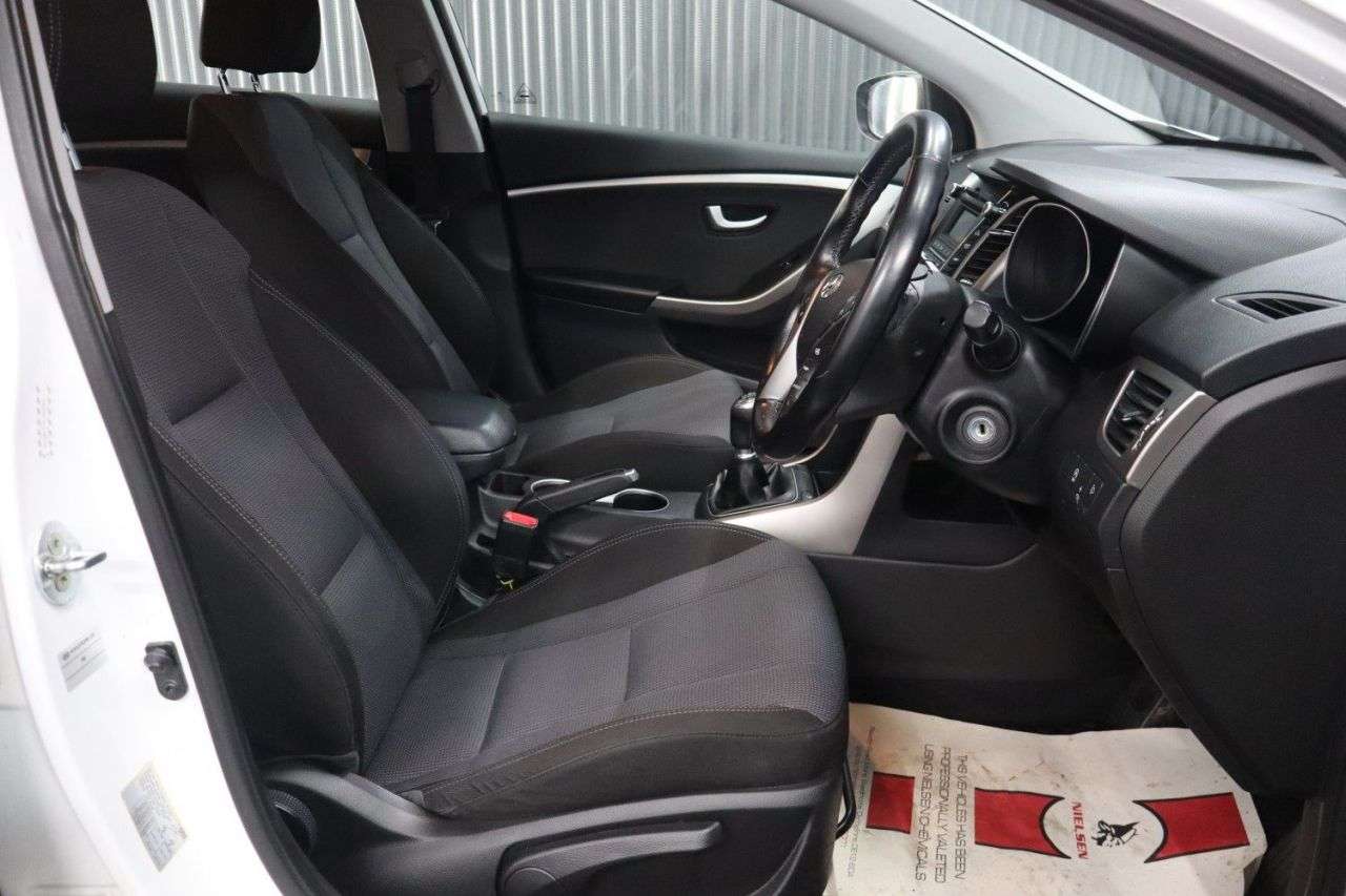 2015 HYUNDAI I30 2015 HYUNDAI I30