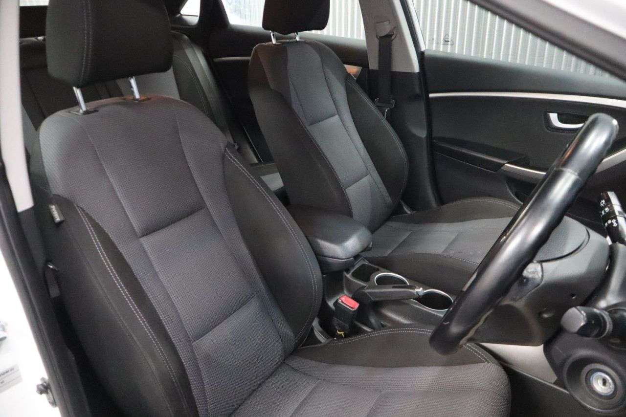 2015 HYUNDAI I30 2015 HYUNDAI I30