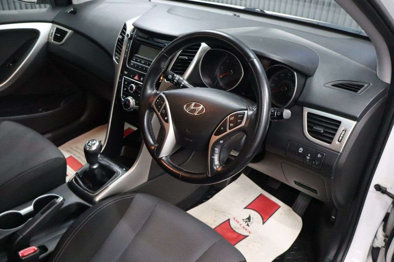 2015 HYUNDAI I30 2015 HYUNDAI I30