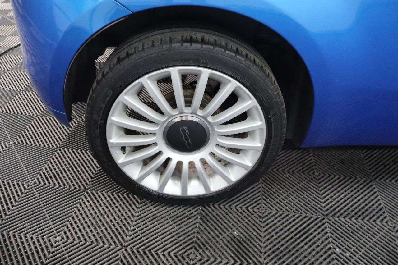 2018 FIAT 500 2018 FIAT 500