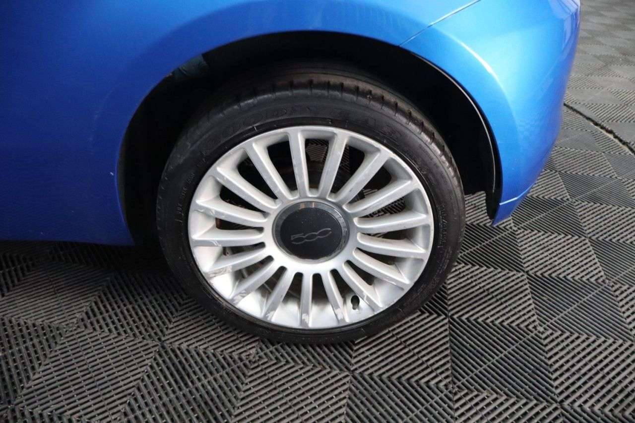 2018 FIAT 500 2018 FIAT 500