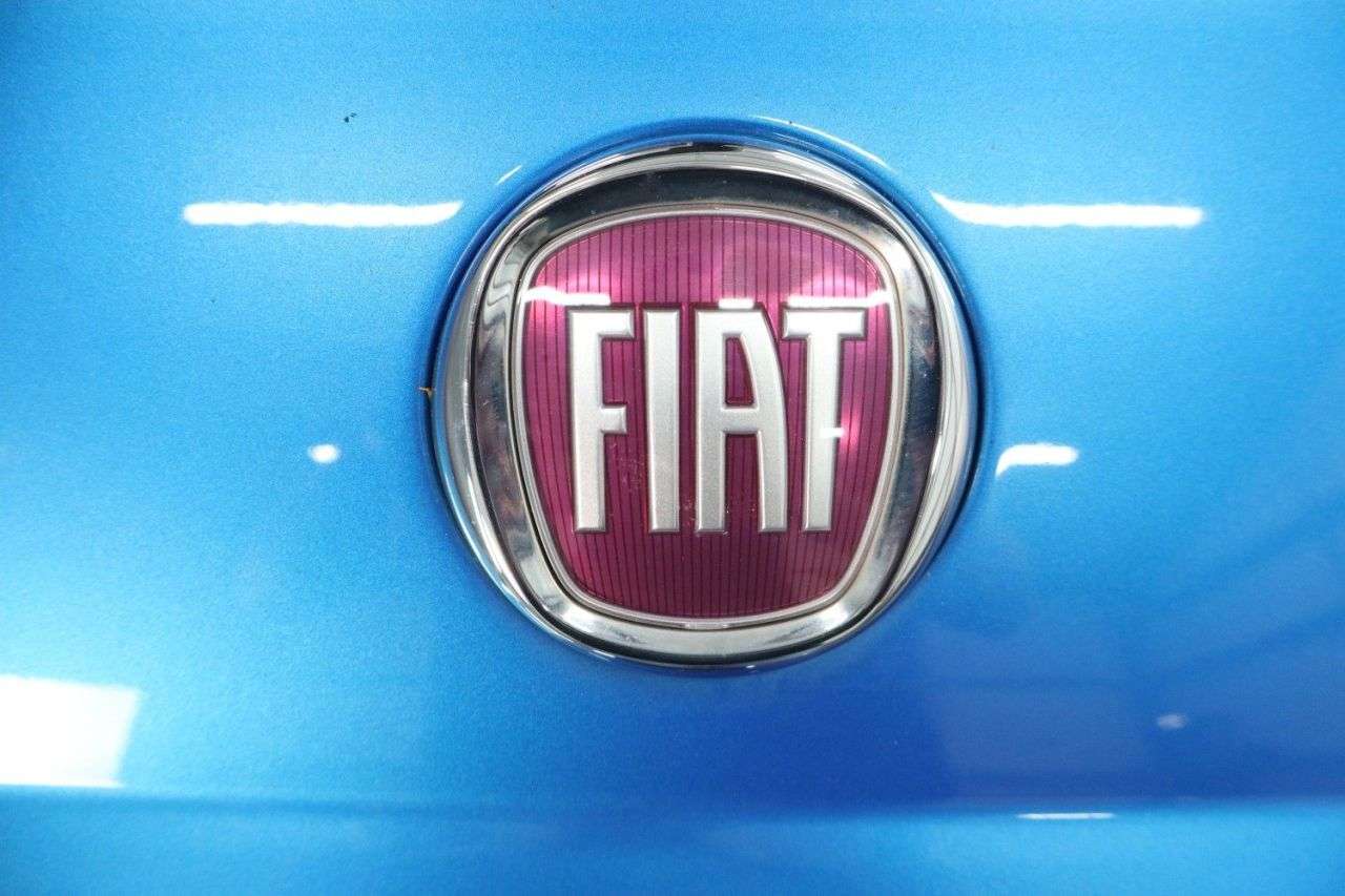 2018 FIAT 500 2018 FIAT 500