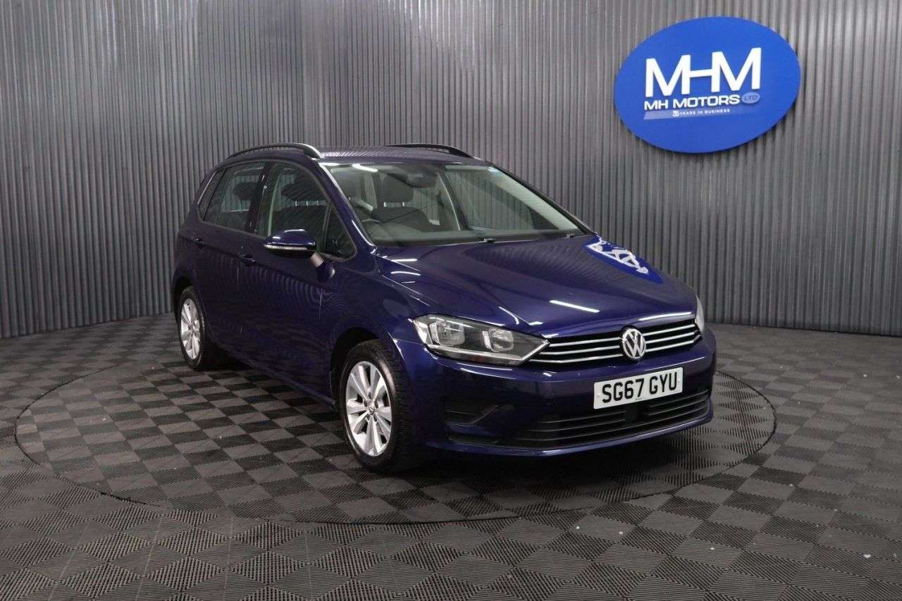 A 2017 VOLKSWAGEN GOLF SV 1.6 TDI SE MPV 5dr Diesel Manual Euro 6 (s/s) (115 ps) LONG MOT / LOW INSUR A 2017 VOLKSWAGEN GOLF SV 1.6 TDI SE MPV 5dr Diesel Manual Euro 6 (s/s) (115 ps) LONG MOT / LOW INSUR