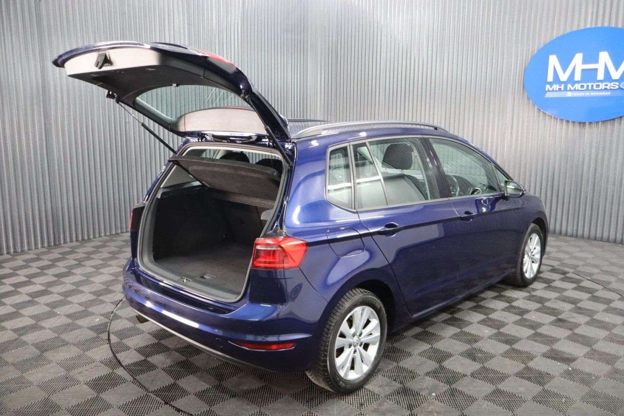 2017 VOLKSWAGEN GOLF SV 2017 VOLKSWAGEN GOLF SV