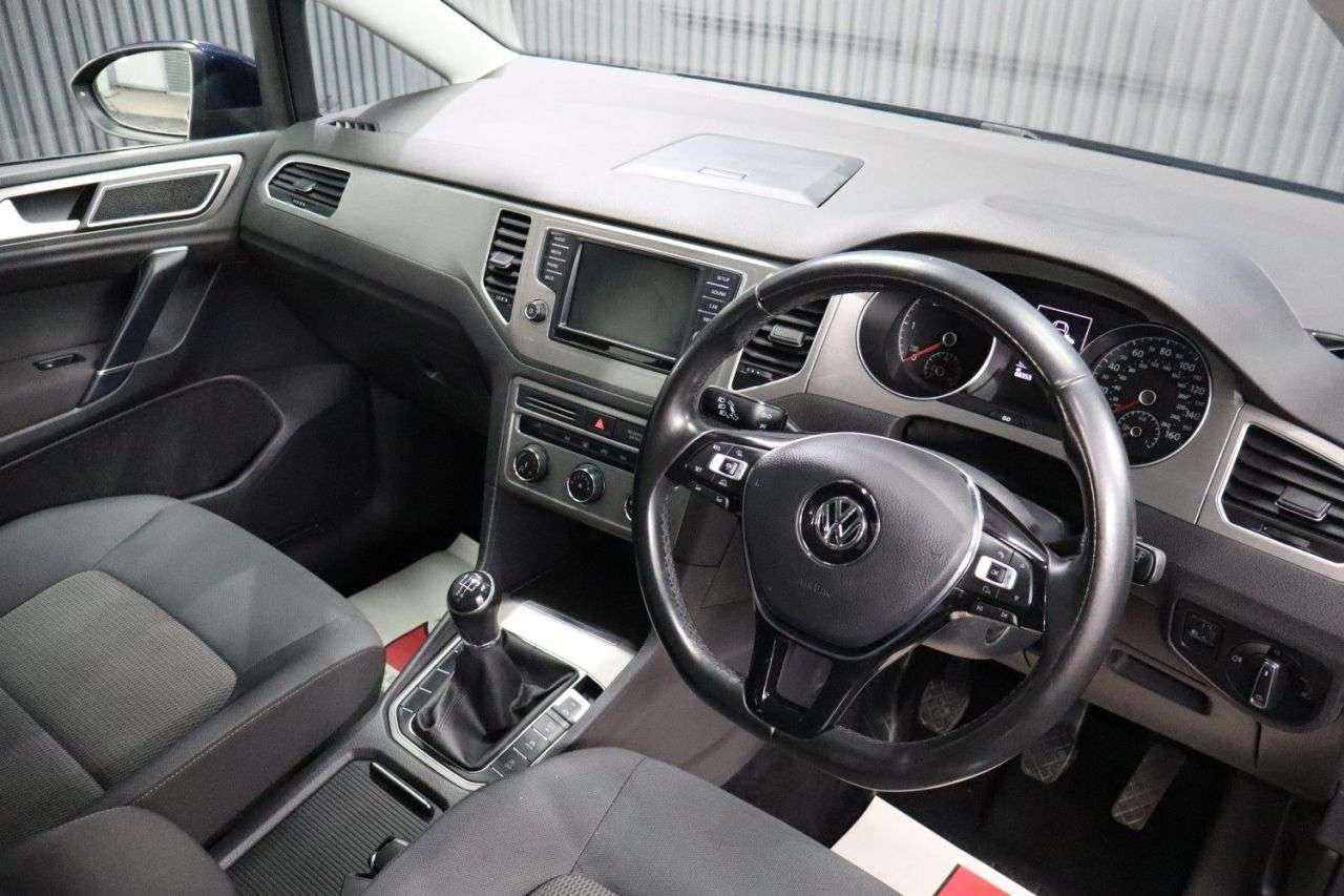2017 VOLKSWAGEN GOLF SV 2017 VOLKSWAGEN GOLF SV