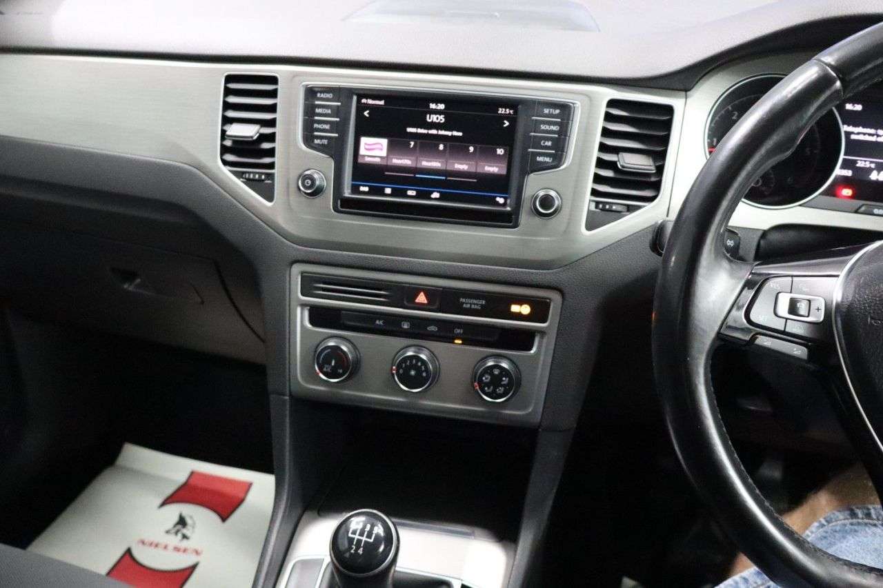 2017 VOLKSWAGEN GOLF SV 2017 VOLKSWAGEN GOLF SV