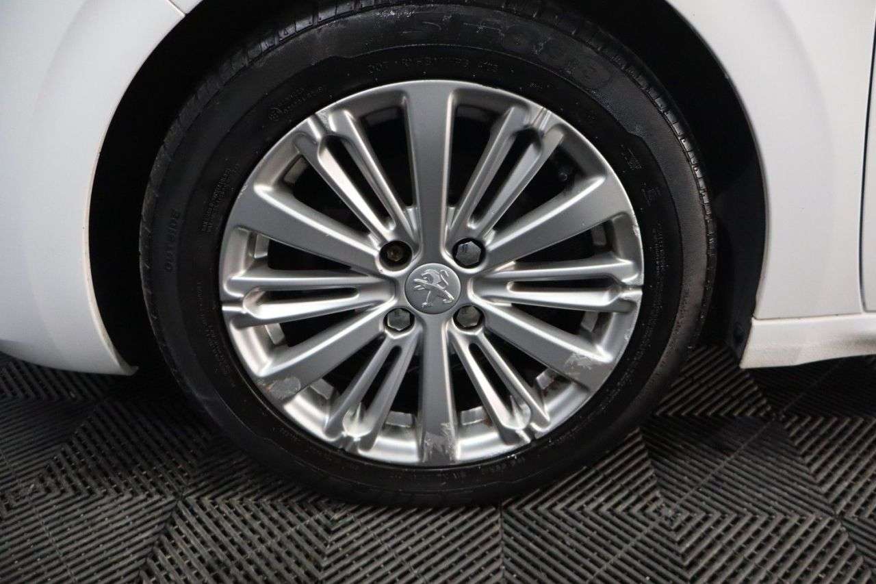 2018 PEUGEOT 208 2018 PEUGEOT 208