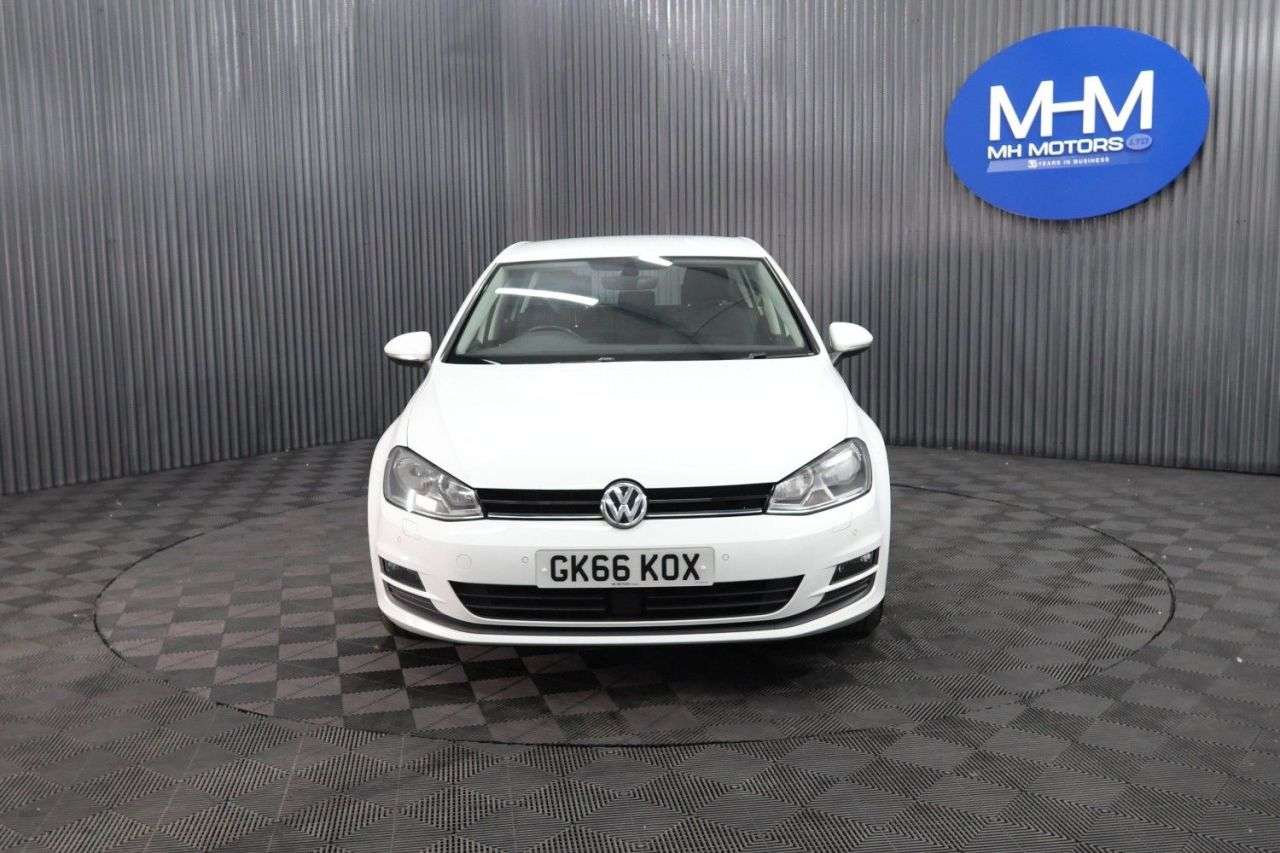 A 2016 VOLKSWAGEN GOLF 1.6 TDI BlueMotion Tech Match Edition Hatchback 5dr Diesel Manual Euro 6 (s A 2016 VOLKSWAGEN GOLF 1.6 TDI BlueMotion Tech Match Edition Hatchback 5dr Diesel Manual Euro 6 (s