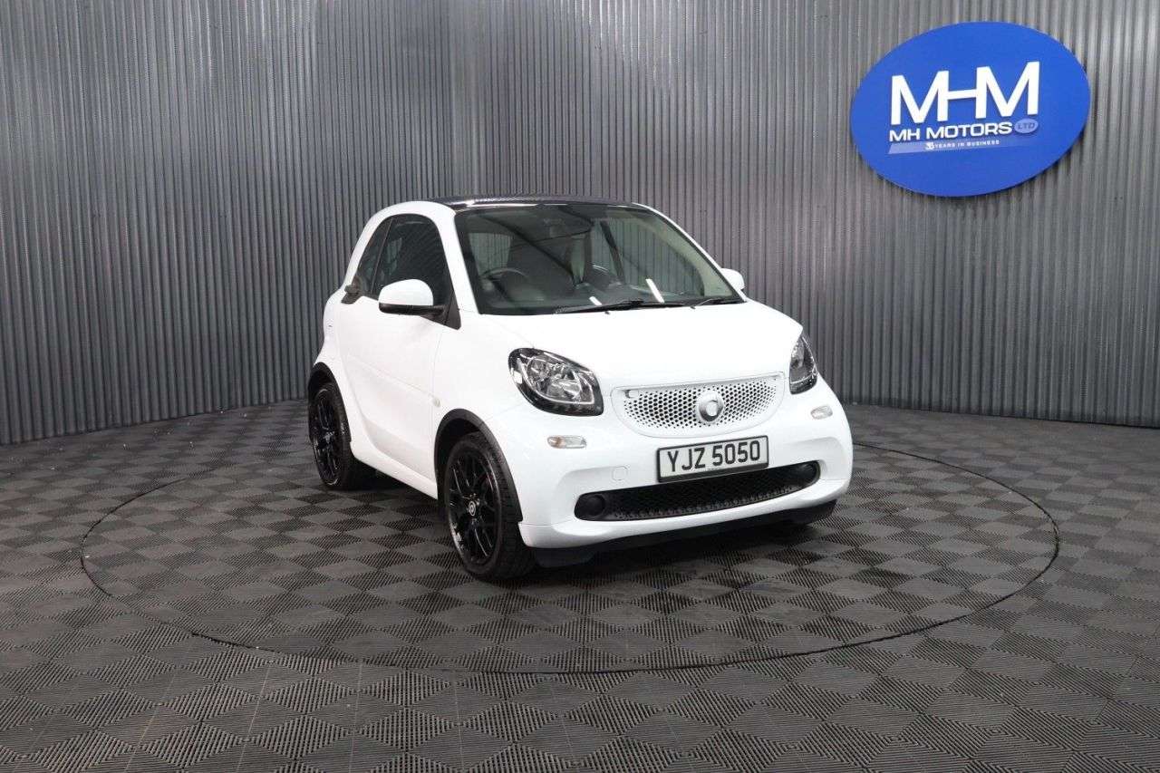 A 2016 SMART FORTWO 0.9T Edition White Coupe 2dr Petrol Manual Euro 6 (s/s) (90 ps) LONG MOT / A 2016 SMART FORTWO 0.9T Edition White Coupe 2dr Petrol Manual Euro 6 (s/s) (90 ps) LONG MOT /