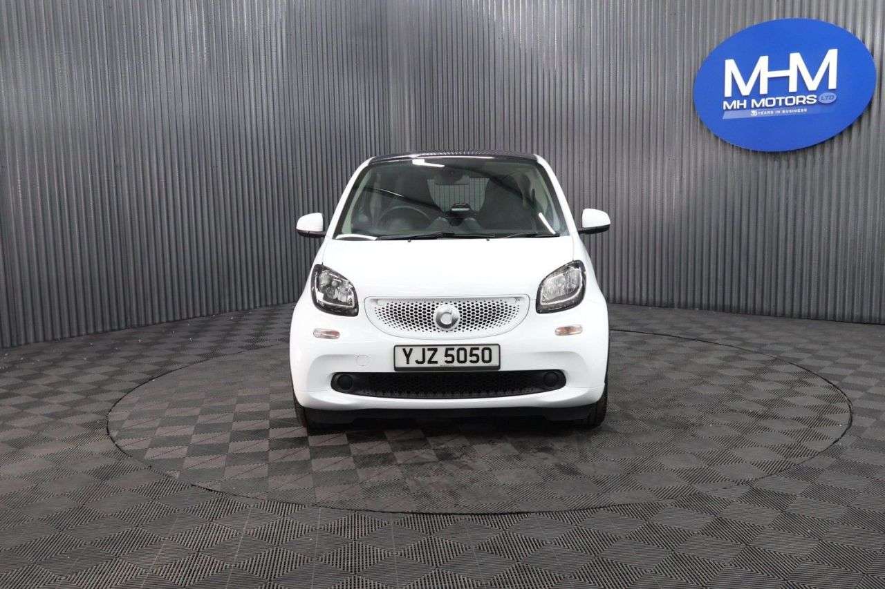A 2016 SMART FORTWO 0.9T Edition White Coupe 2dr Petrol Manual Euro 6 (s/s) (90 ps) LONG MOT / A 2016 SMART FORTWO 0.9T Edition White Coupe 2dr Petrol Manual Euro 6 (s/s) (90 ps) LONG MOT /