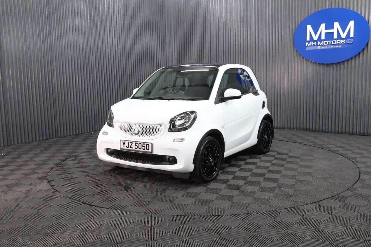 A 2016 SMART FORTWO 0.9T Edition White Coupe 2dr Petrol Manual Euro 6 (s/s) (90 ps) LONG MOT / A 2016 SMART FORTWO 0.9T Edition White Coupe 2dr Petrol Manual Euro 6 (s/s) (90 ps) LONG MOT /