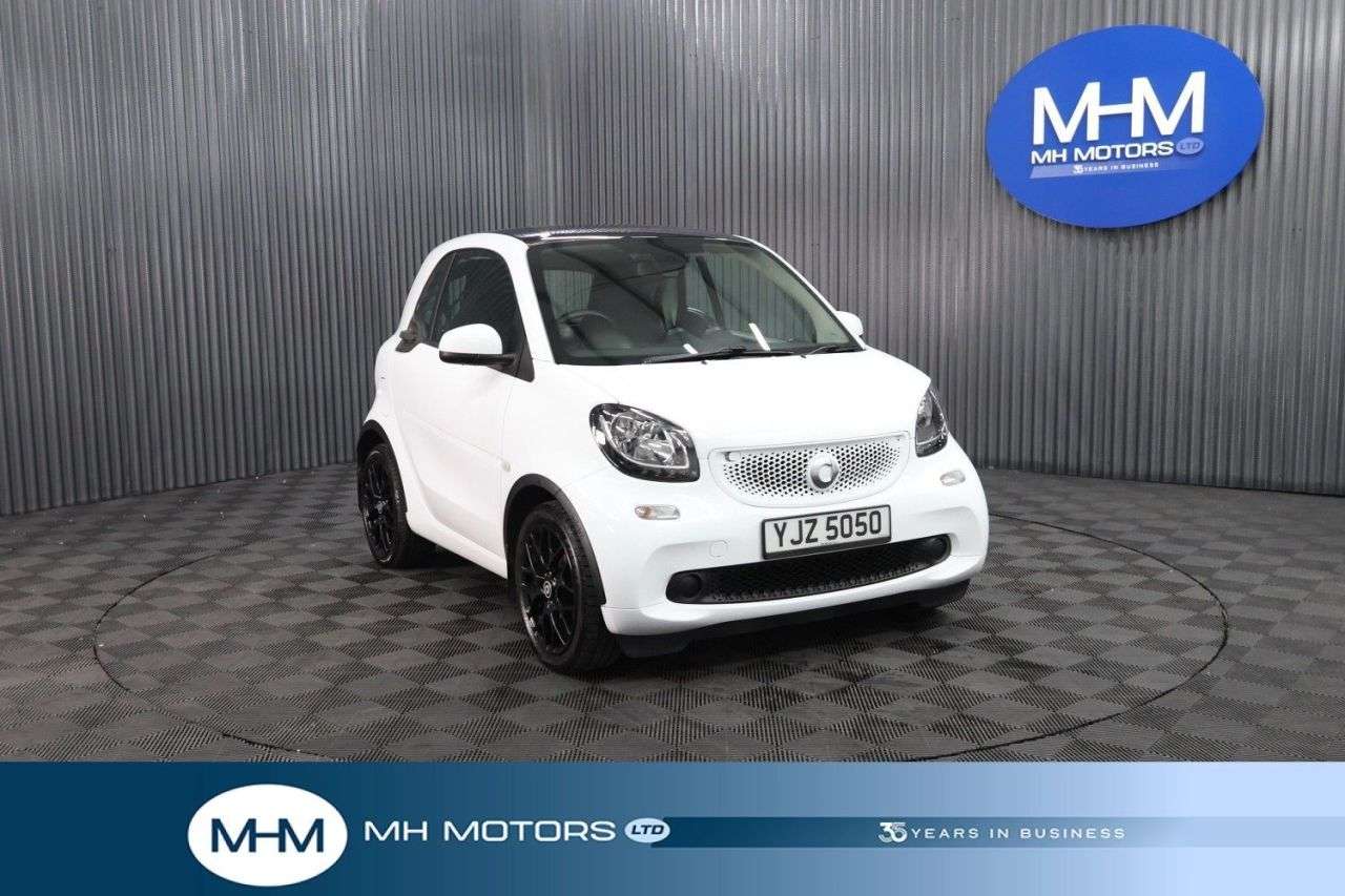 A 2016 SMART FORTWO 0.9T Edition White Coupe 2dr Petrol Manual Euro 6 (s/s) (90 ps) LONG MOT / A 2016 SMART FORTWO 0.9T Edition White Coupe 2dr Petrol Manual Euro 6 (s/s) (90 ps) LONG MOT /