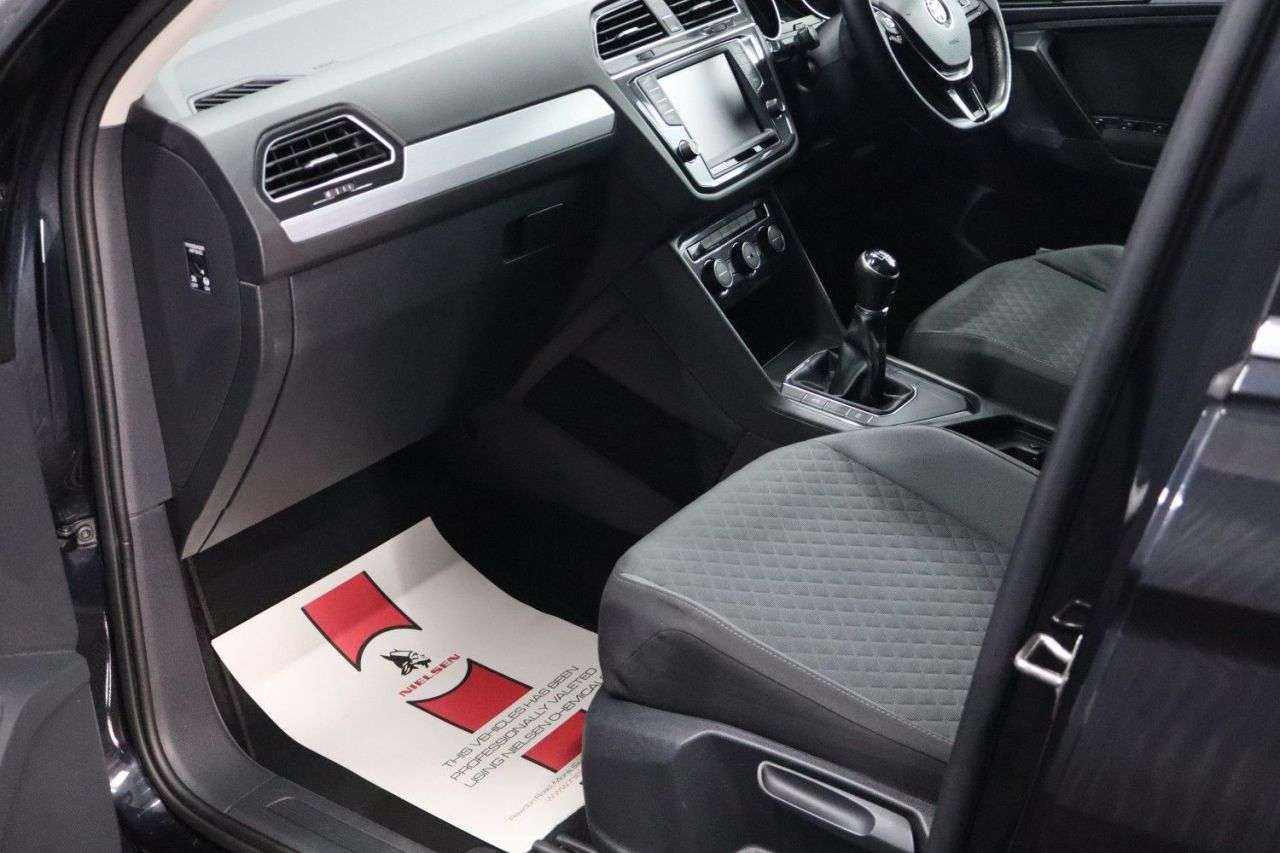 2017 VOLKSWAGEN TIGUAN 2017 VOLKSWAGEN TIGUAN