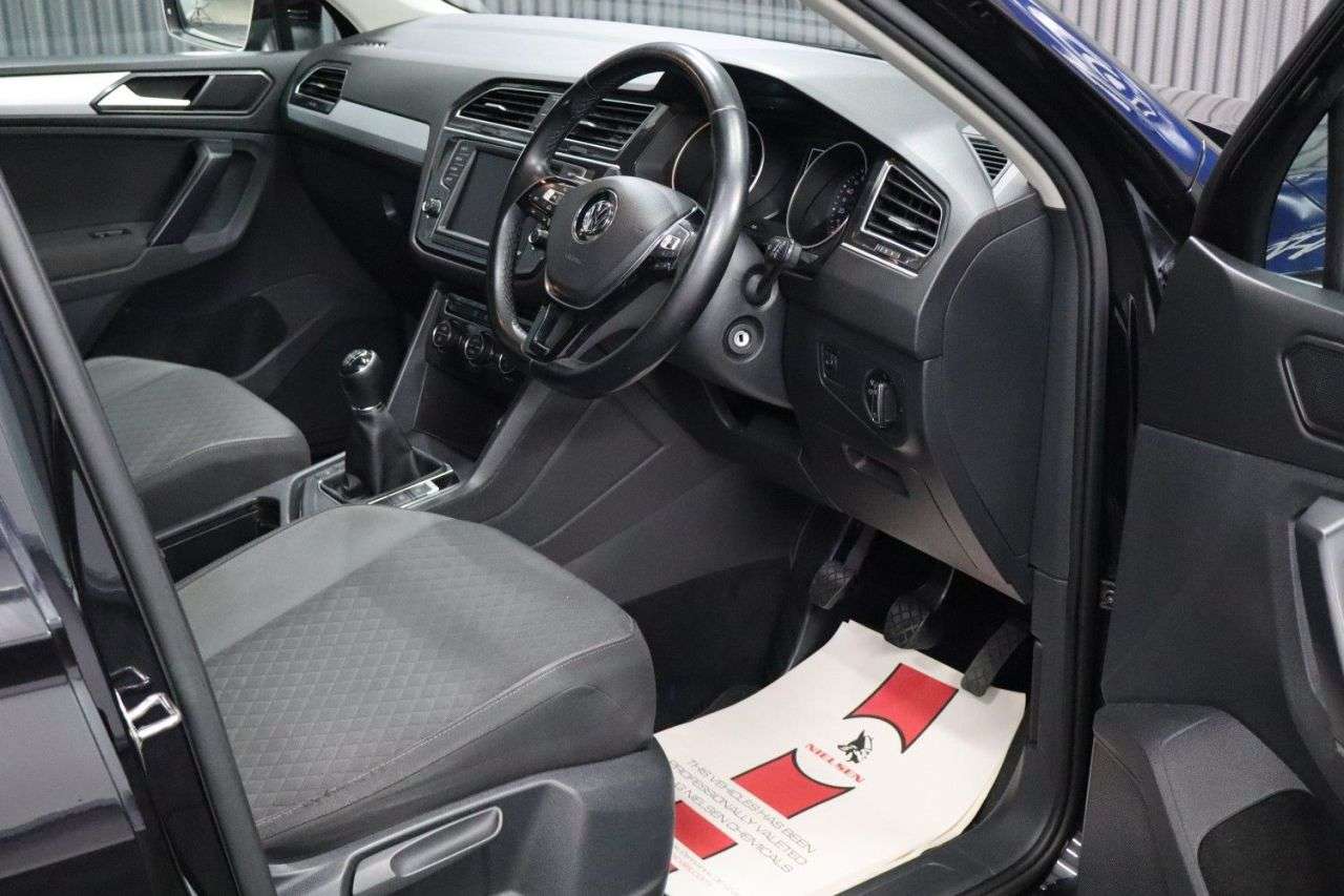 2017 VOLKSWAGEN TIGUAN 2017 VOLKSWAGEN TIGUAN
