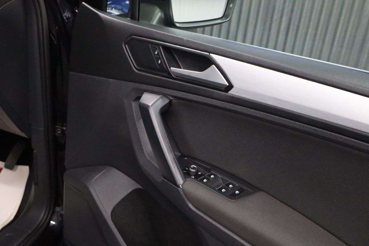 2017 VOLKSWAGEN TIGUAN 2017 VOLKSWAGEN TIGUAN