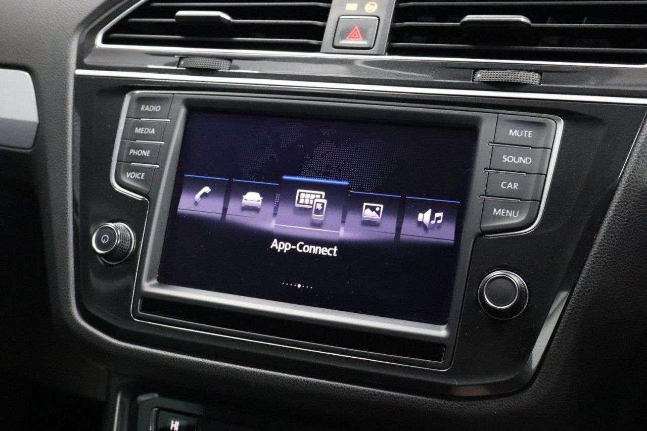 2017 VOLKSWAGEN TIGUAN 2017 VOLKSWAGEN TIGUAN