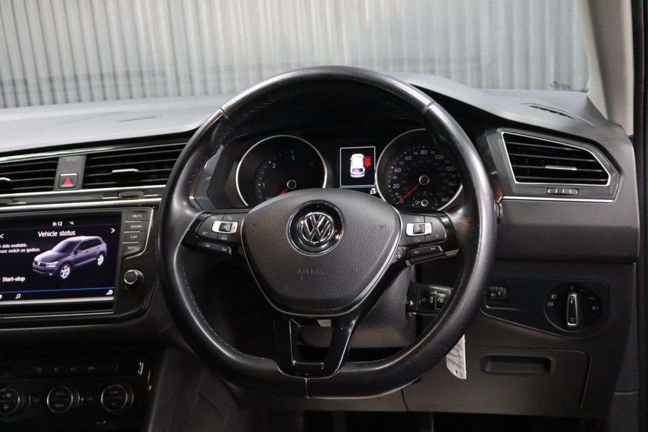 2017 VOLKSWAGEN TIGUAN 2017 VOLKSWAGEN TIGUAN