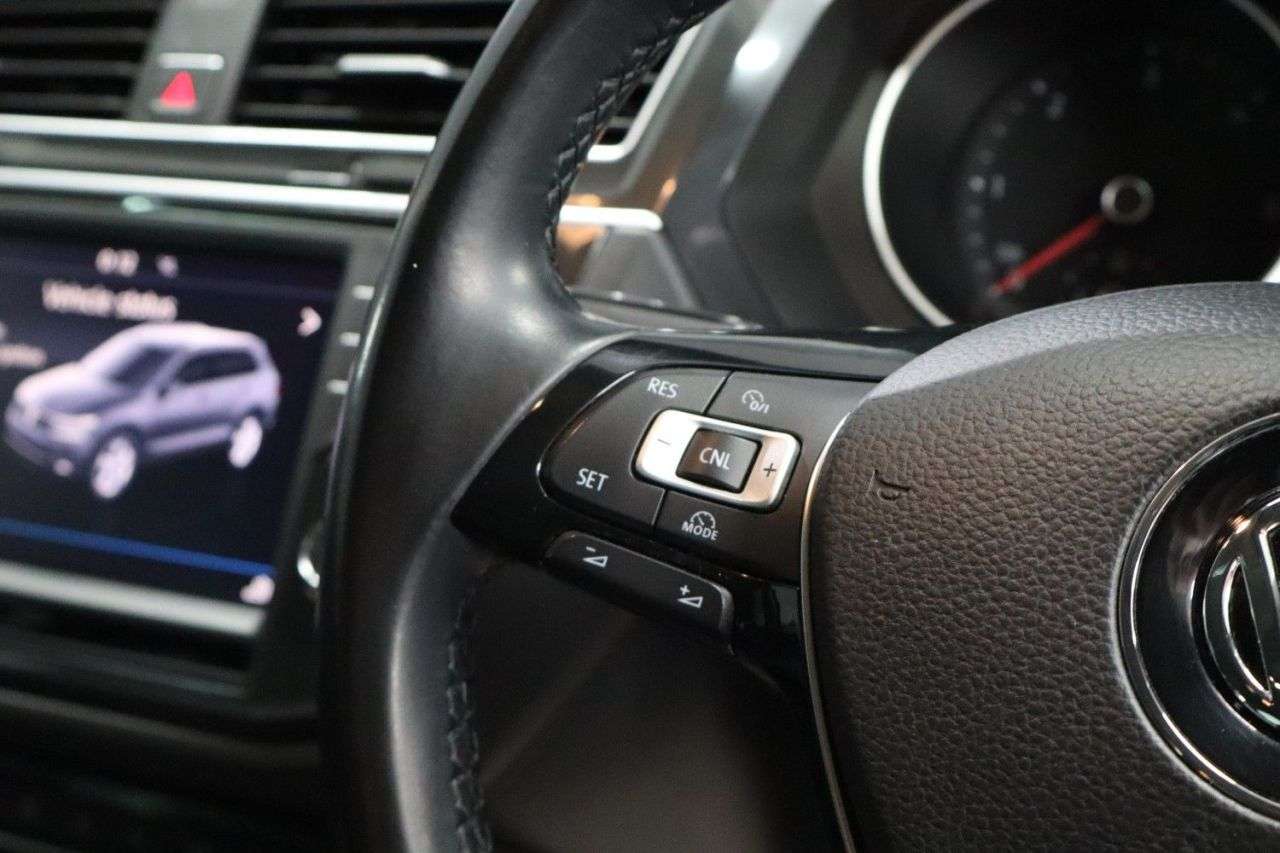 2017 VOLKSWAGEN TIGUAN 2017 VOLKSWAGEN TIGUAN
