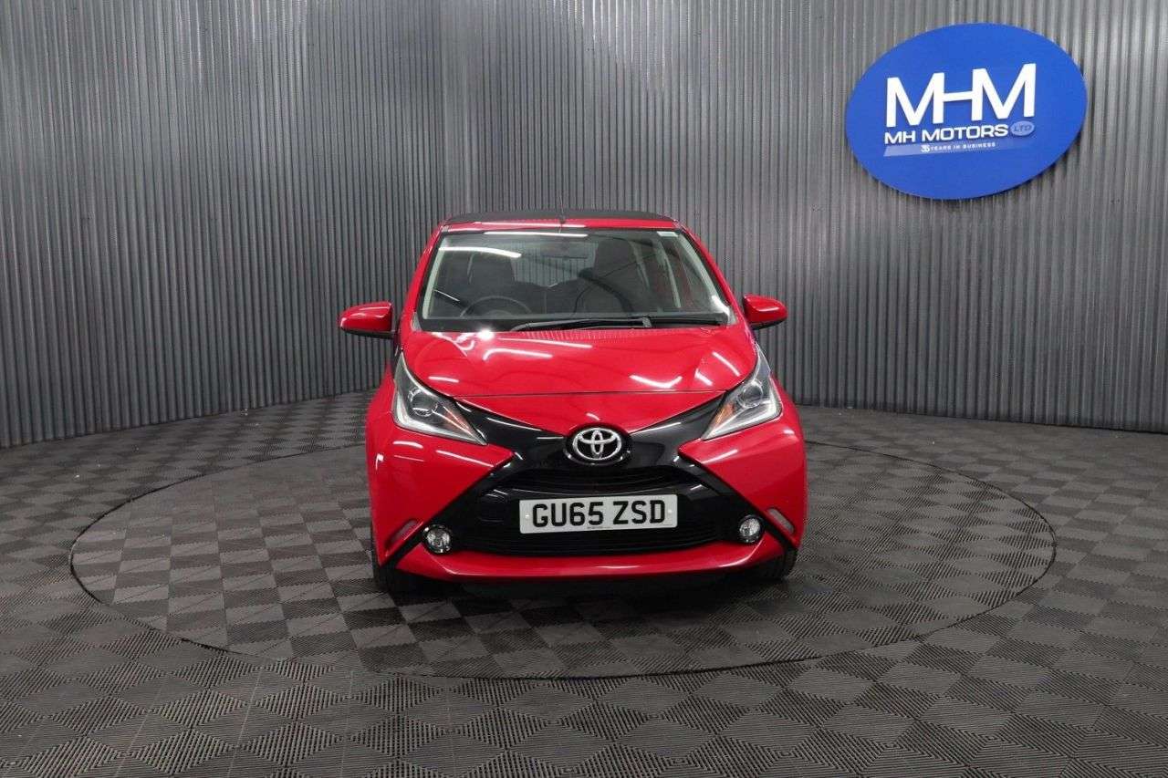 A 2015 TOYOTA AYGO 1.0 VVT-i x-pression x-wave 5dr Petrol Manual Euro 5 Euro 5 (68 ps) LOW INS A 2015 TOYOTA AYGO 1.0 VVT-i x-pression x-wave 5dr Petrol Manual Euro 5 Euro 5 (68 ps) LOW INS