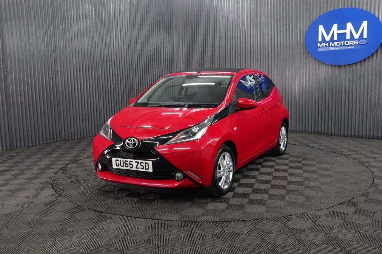 A 2015 TOYOTA AYGO 1.0 VVT-i x-pression x-wave 5dr Petrol Manual Euro 5 Euro 5 (68 ps) LOW INS A 2015 TOYOTA AYGO 1.0 VVT-i x-pression x-wave 5dr Petrol Manual Euro 5 Euro 5 (68 ps) LOW INS